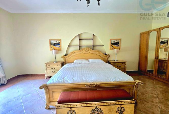 951834 - Property Image 2