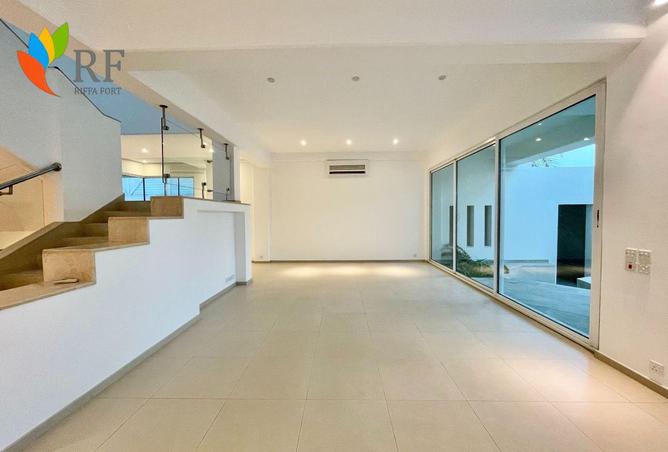 958723 - Property Image 2
