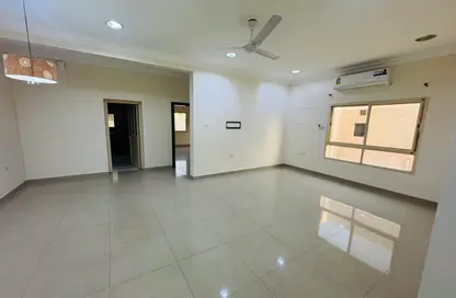 Apartment - 3 Bedrooms - 3 Bathrooms for rent in Hamad Town - Northern Governorate
