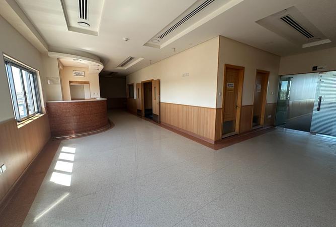 962987 - Property Image 2
