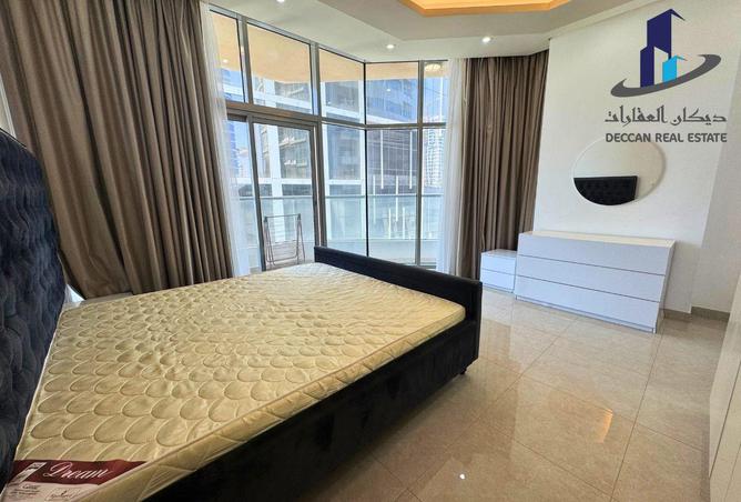 988667 - Property Image 2