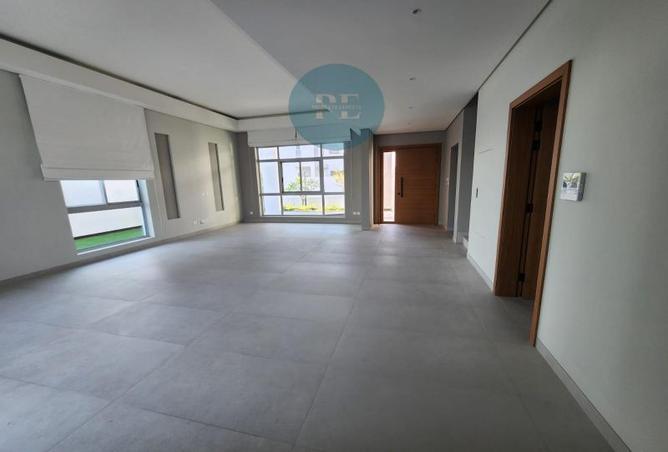 975787 - Property Image 3