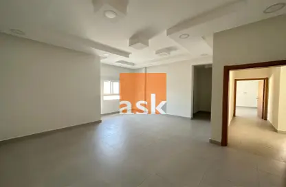Empty Room image for: Apartment - 2 Bedrooms - 2 Bathrooms for rent in Saar - Northern Governorate, Image 1