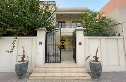 Villa - 5 Bedrooms - 5 Bathrooms for rent in Mahooz - Manama - Capital Governorate