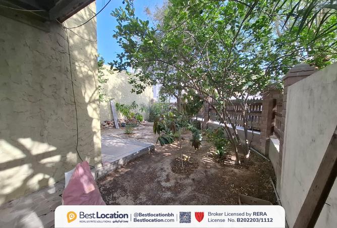 915065 - Property Image 2