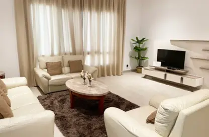Apartment - 2 Bedrooms - 3 Bathrooms for rent in Zallaq - Southern Governorate