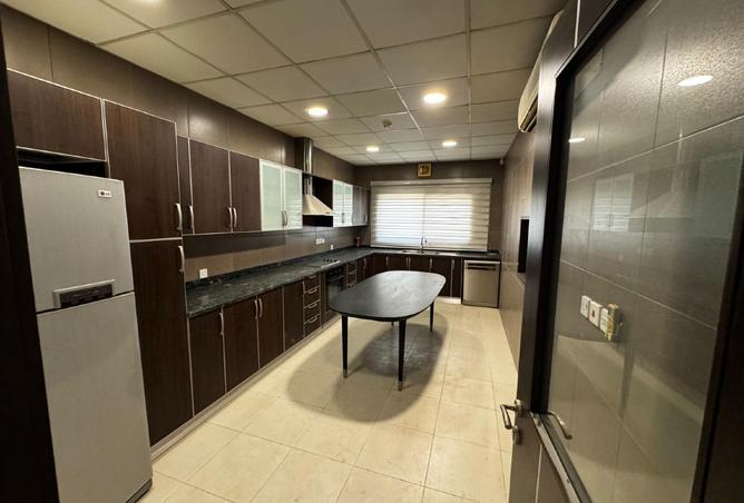 963511 - Property Image 2