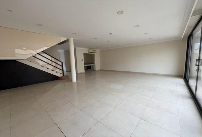 981928 - Property Image 2