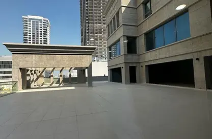 Retail - Studio - 4 Bathrooms for rent in Seef - Capital Governorate