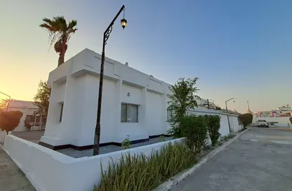 Compound - 3 Bedrooms - 3 Bathrooms for rent in Saar - Northern Governorate