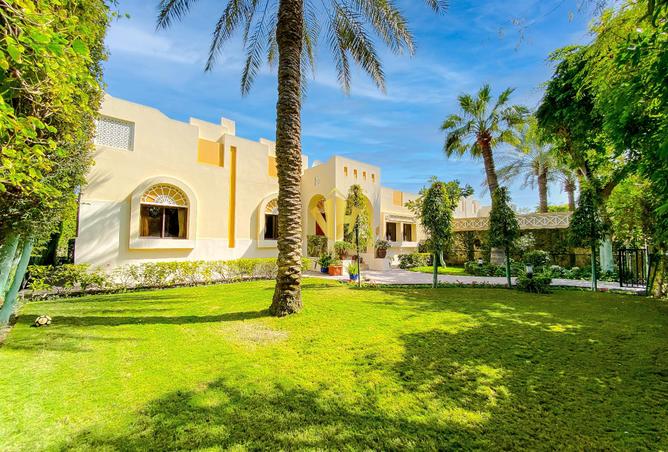 983605 - Property Image 2