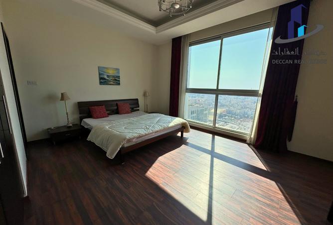 952293 - Property Image 2