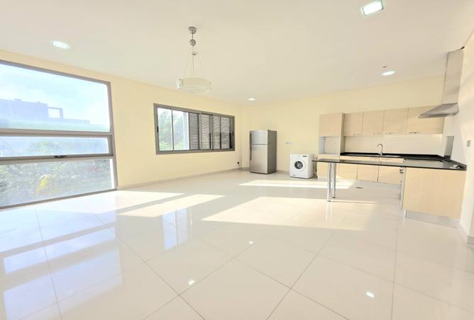 987612 - Property Image 2