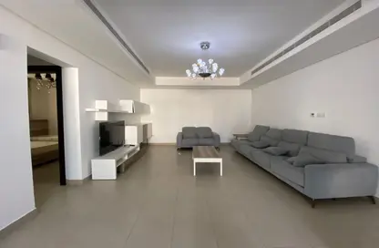 Apartment - 2 Bedrooms - 2 Bathrooms for rent in Seef - Capital Governorate