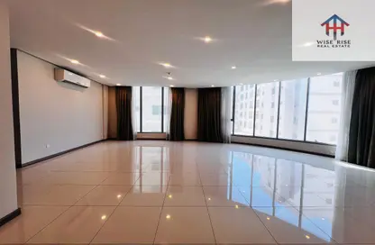 Apartment - 2 Bedrooms - 3 Bathrooms for rent in Hidd - Muharraq Governorate