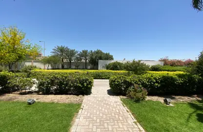 Villa - 5 Bedrooms - 5 Bathrooms for rent in Janabiya - Northern Governorate