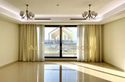 Empty Room image for: Apartment - 2 Bedrooms - 3 Bathrooms for rent in Seef - Capital Governorate, Image 1