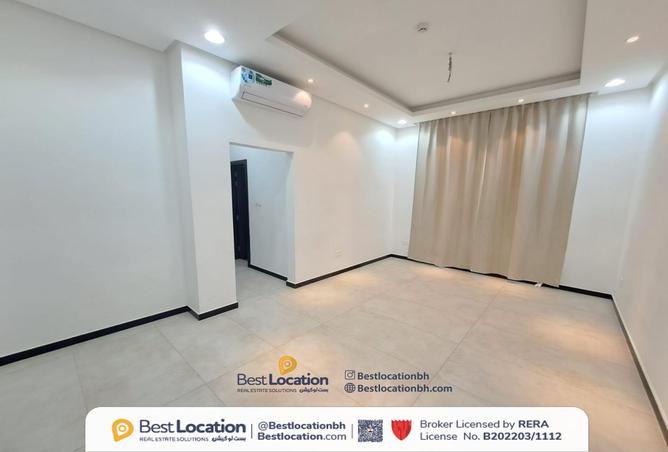 895748 - Property Image 2