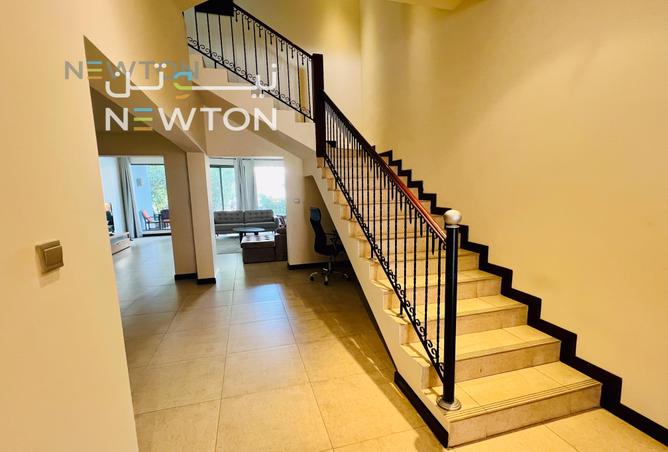 982697 - Property Image 2