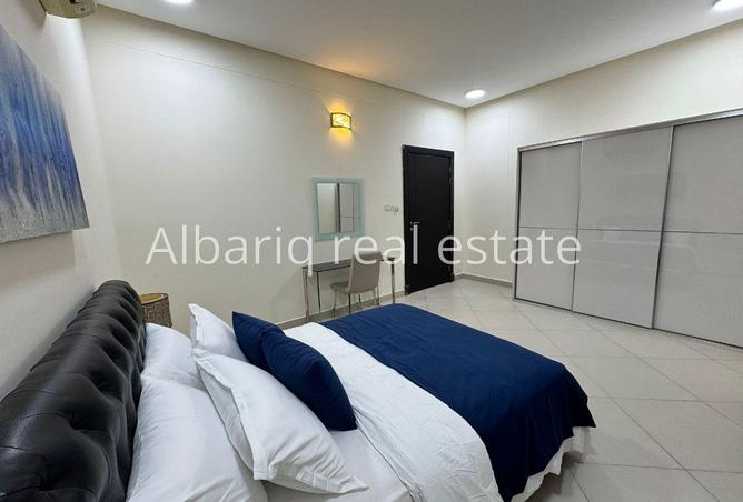 990037 - Property Image 2