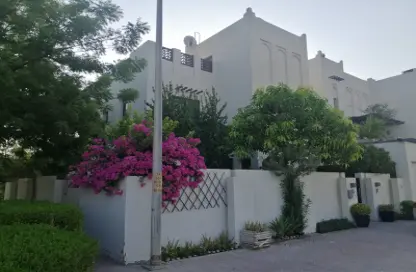 فيلا - 4 غرف نوم - 5 حمامات للايجار في ديار المحرق - المحرق