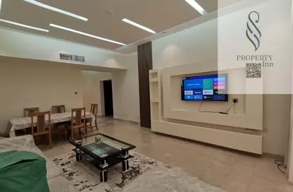 Apartment - 2 Bedrooms - 2 Bathrooms for rent in Al Juffair - Capital Governorate