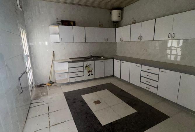 982529 - Property Image 2