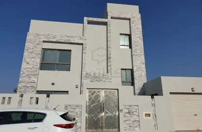 Outdoor Building image for: Villa - 4 Bedrooms - 5 Bathrooms for rent in Amwaj Avenue - Amwaj Islands - Muharraq Governorate, Image 1
