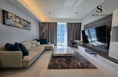 Living Room image for: Apartment - 2 Bedrooms - 3 Bathrooms for rent in Al Juffair - Capital Governorate, Image 1
