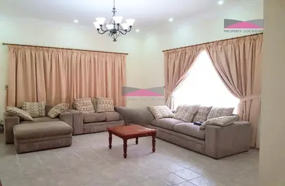 Living Room image for: Villa - 4 Bedrooms - 5 Bathrooms for rent in Al Juffair - Capital Governorate, Image 1