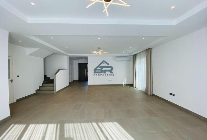 975703 - Property Image 2