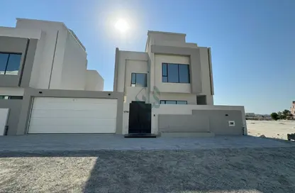 Villa - 4 Bedrooms - 5 Bathrooms for sale in Hidd - Muharraq Governorate