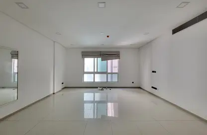 Apartment - 3 Bedrooms - 3 Bathrooms for rent in Hidd - Muharraq Governorate
