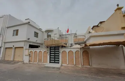 فيلا - 8 غرف نوم - 8 حمامات للبيع في عراد - المحرق