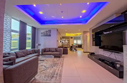 Duplex - 3 Bedrooms - 4 Bathrooms for rent in Reef Island - Capital Governorate
