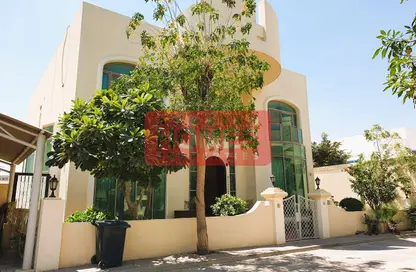 Villa - 5 Bedrooms - 6 Bathrooms for rent in Zinj - Manama - Capital Governorate