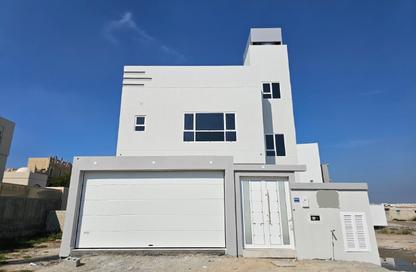 Villa - 4 Bedrooms - 6 Bathrooms for sale in Sanad - Central Governorate