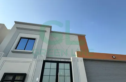 فيلا - 3 غرف نوم - 5 حمامات للبيع في رأس حيان - المحافظة الجنوبية