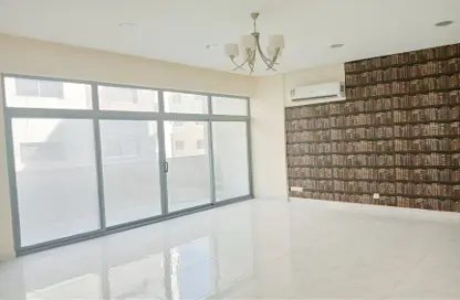 Apartment - 2 Bedrooms - 3 Bathrooms for rent in Hidd - Muharraq Governorate