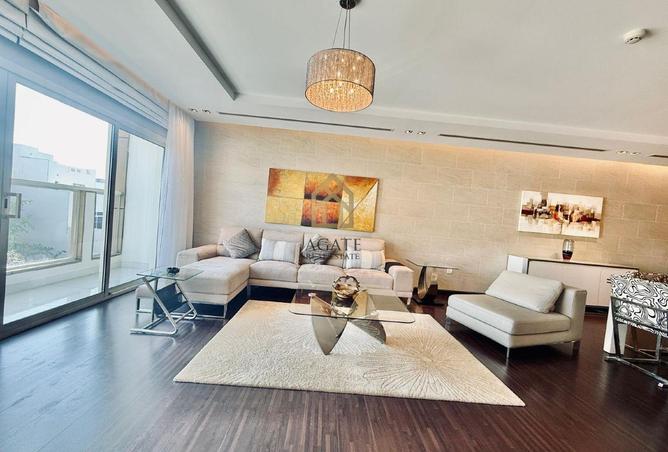 989329 - Property Image 2