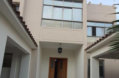 Villa - 7+ Bedrooms - 6 Bathrooms for rent in Zinj - Manama - Capital Governorate