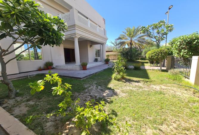Villa - 5 Bedrooms - 5 Bathrooms for rent in Janabiya - Northern Governorate