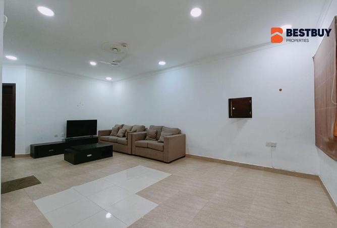 954560 - Property Image 2