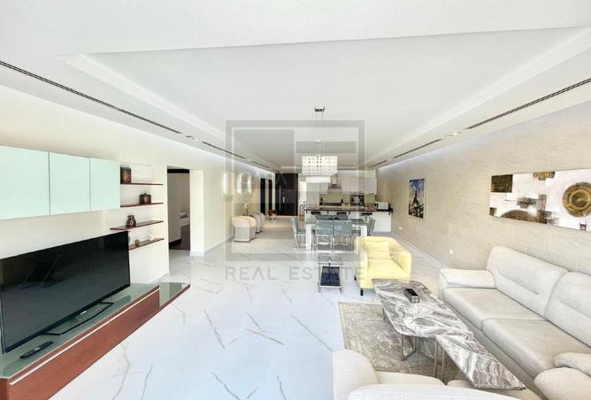 979560 - Property Image 2