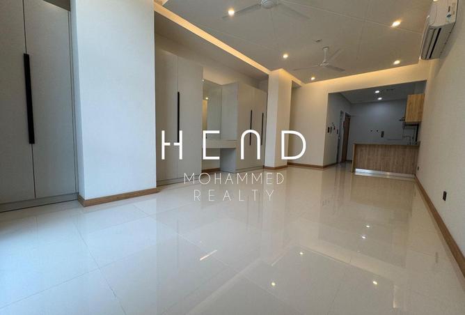 952795 - Property Image 2
