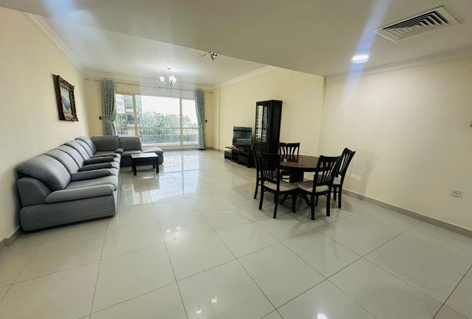 969207 - Property Image 2