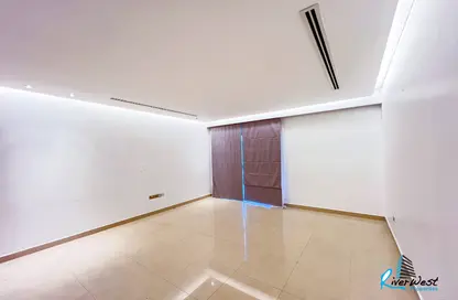 Apartment - 2 Bedrooms - 2 Bathrooms for rent in Reef Island - Capital Governorate