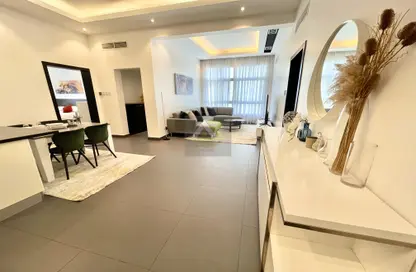 Apartment - 2 Bedrooms - 3 Bathrooms for rent in Janabiya - Northern Governorate