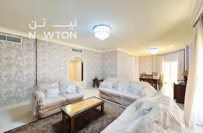 Apartment - 3 Bedrooms - 3 Bathrooms for rent in Al Juffair - Capital Governorate