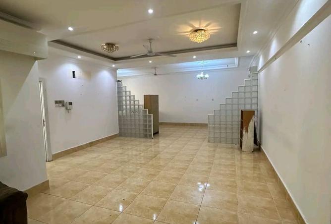 975173 - Property Image 2